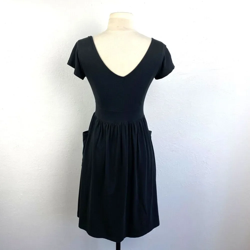 Love Hannah Women Black Dress XS Knit Deep V-Neck Short Cap Sleeves Pockets